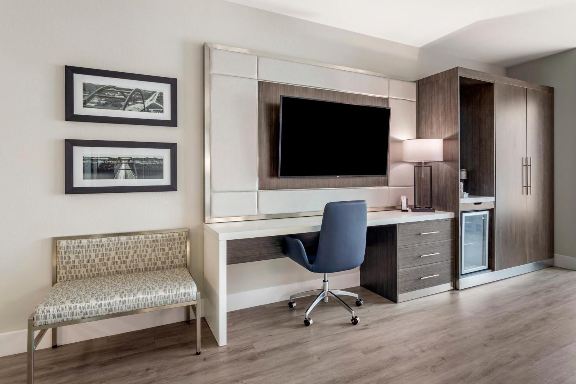Cambria Hotel Austin Uptown Near The Domain Экстерьер фото