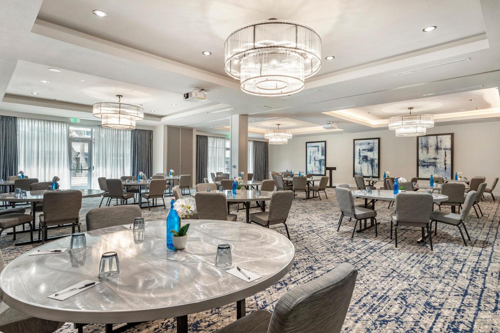 Cambria Hotel Austin Uptown Near The Domain Экстерьер фото
