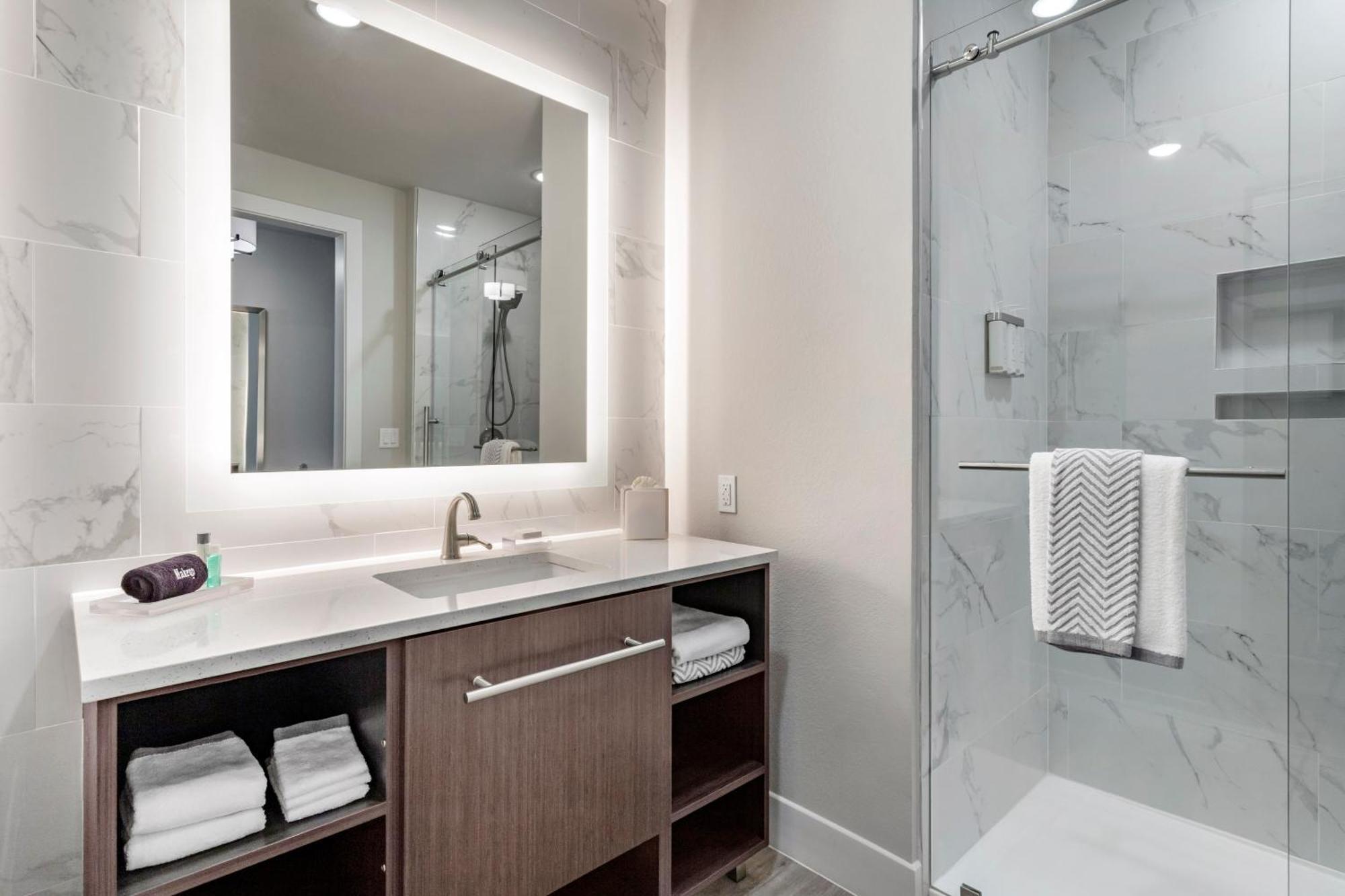 Cambria Hotel Austin Uptown Near The Domain Экстерьер фото