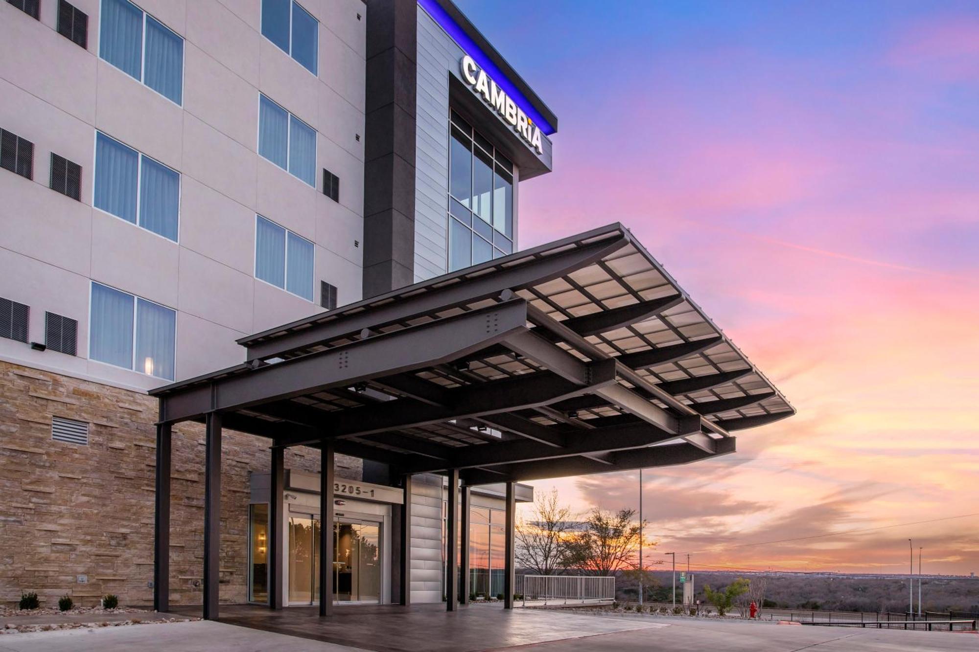 Cambria Hotel Austin Uptown Near The Domain Экстерьер фото