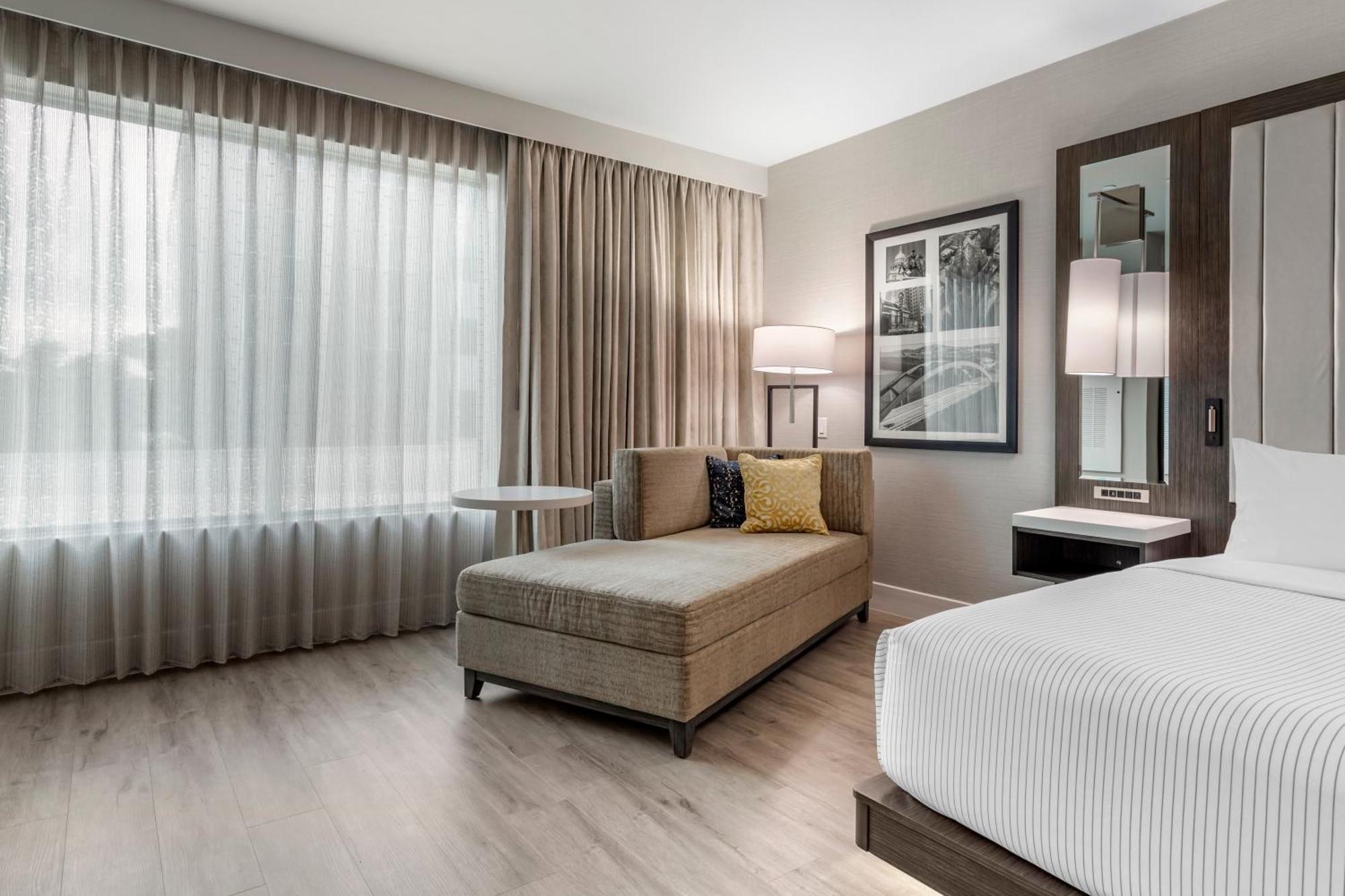 Cambria Hotel Austin Uptown Near The Domain Экстерьер фото