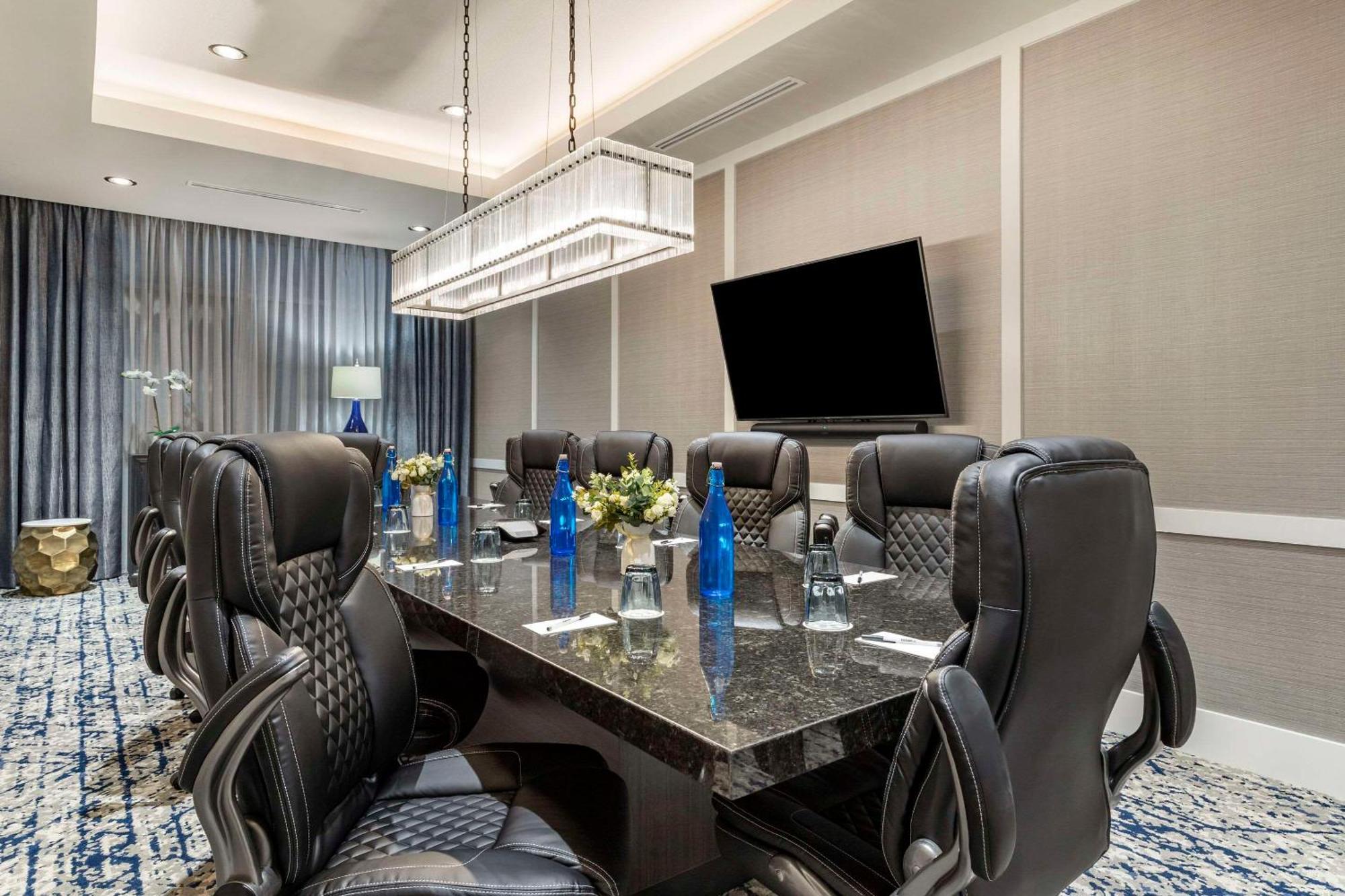 Cambria Hotel Austin Uptown Near The Domain Экстерьер фото
