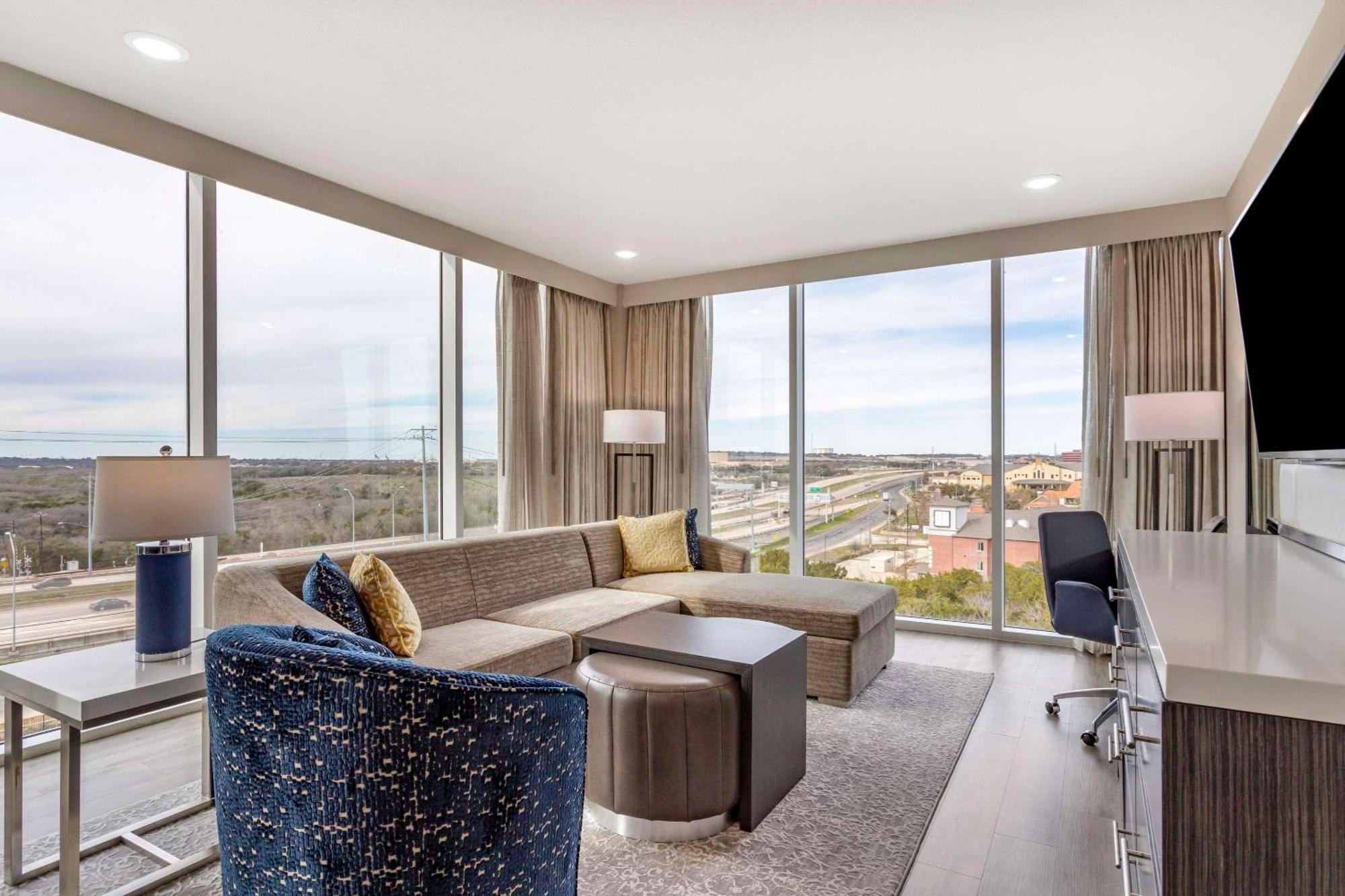 Cambria Hotel Austin Uptown Near The Domain Экстерьер фото