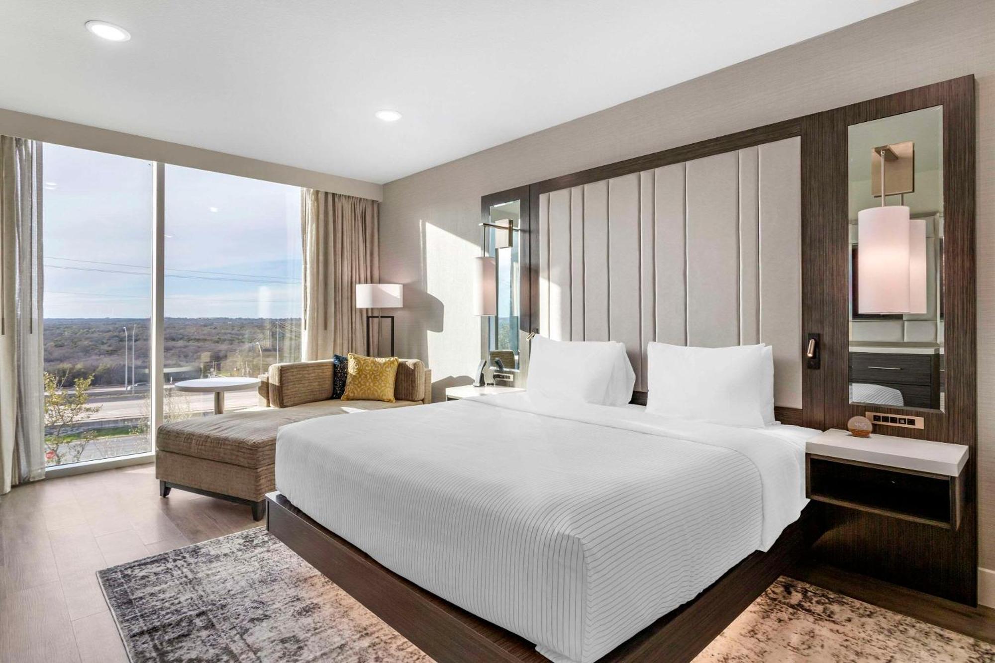 Cambria Hotel Austin Uptown Near The Domain Экстерьер фото