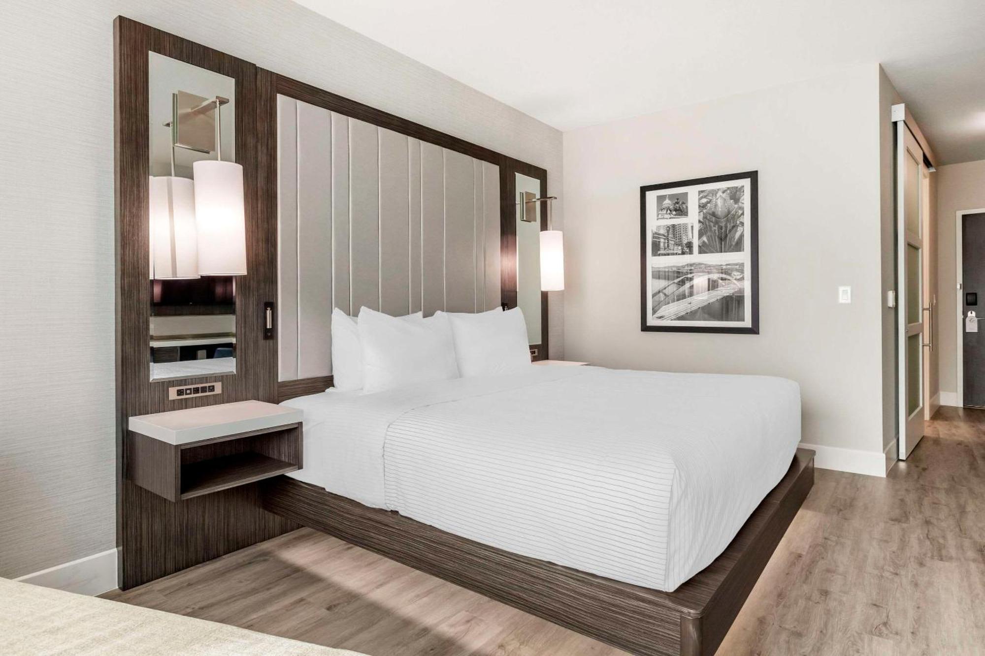 Cambria Hotel Austin Uptown Near The Domain Экстерьер фото