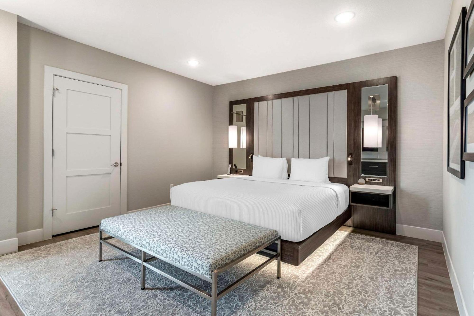 Cambria Hotel Austin Uptown Near The Domain Экстерьер фото