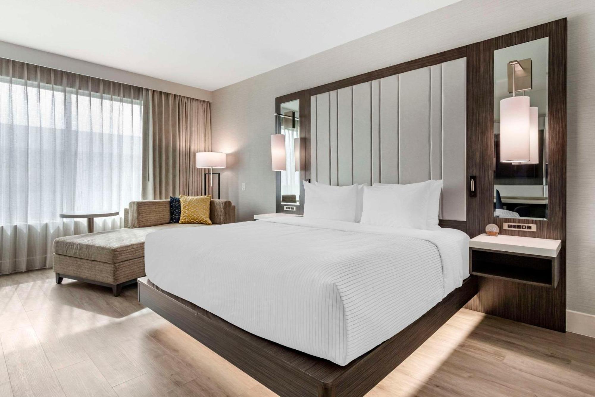 Cambria Hotel Austin Uptown Near The Domain Экстерьер фото