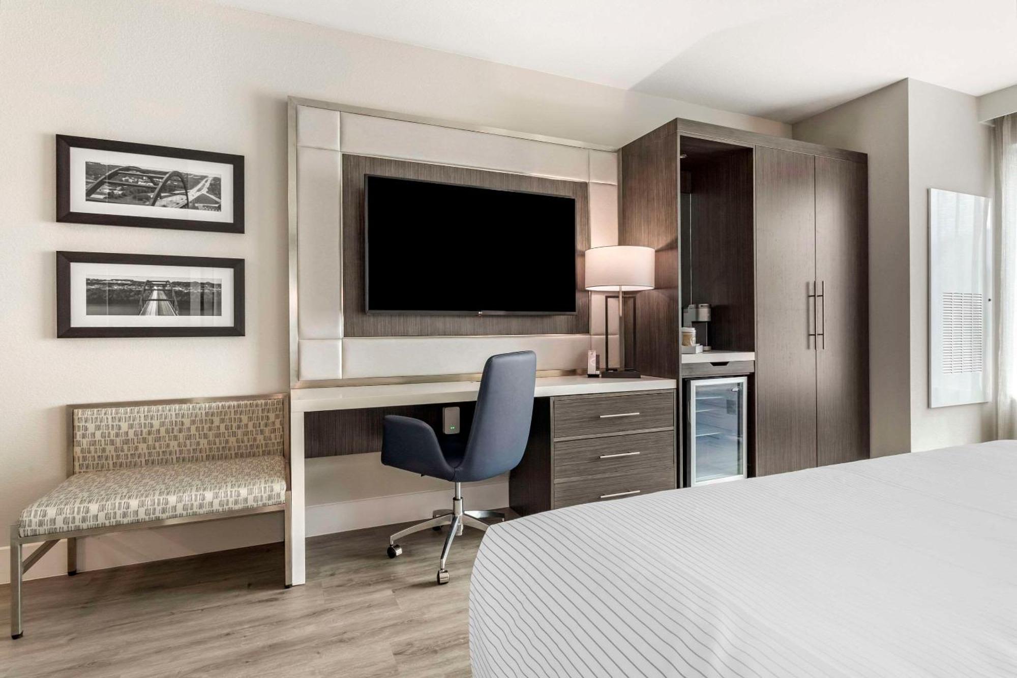 Cambria Hotel Austin Uptown Near The Domain Экстерьер фото